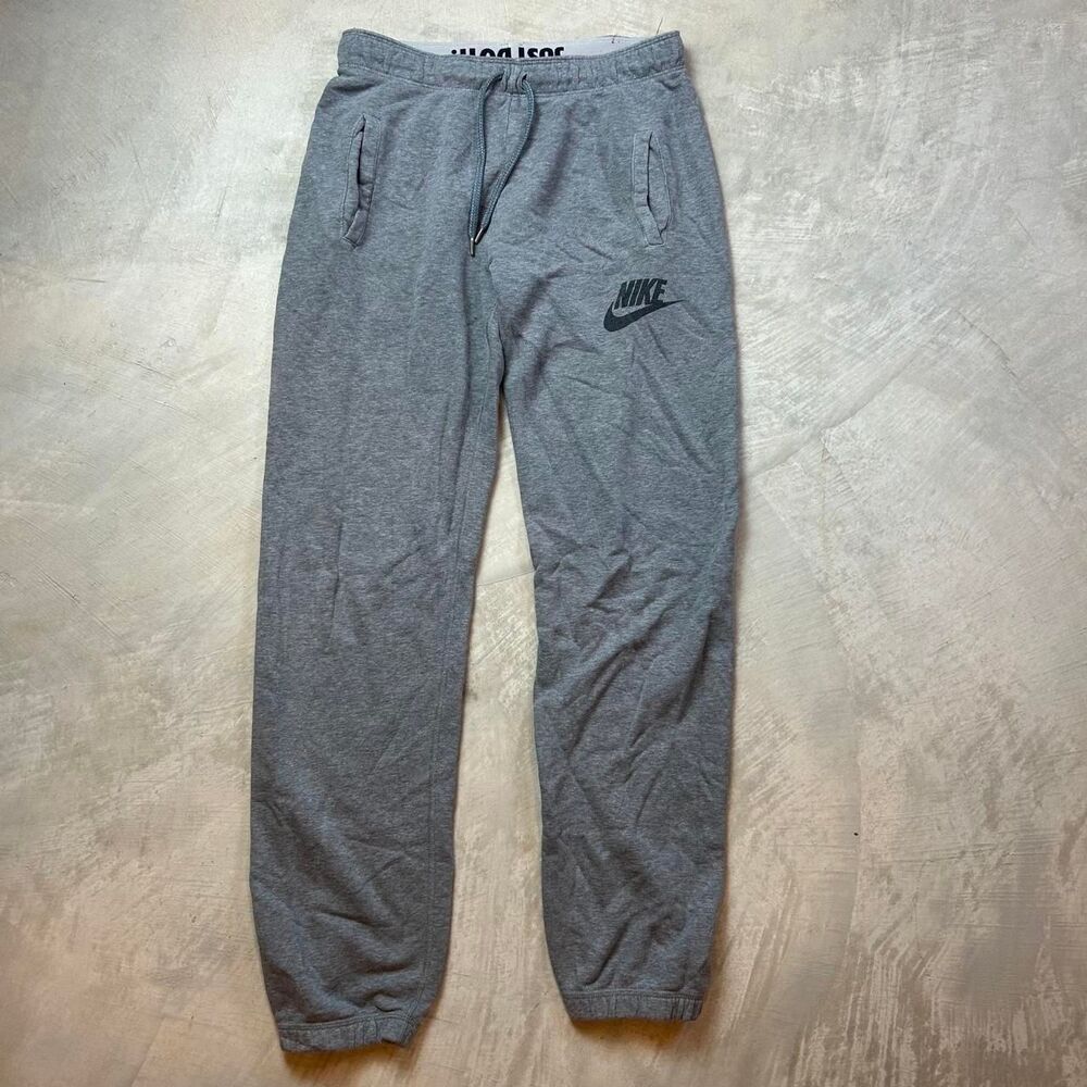 Nike Men's Grey Joggers-tracksuits